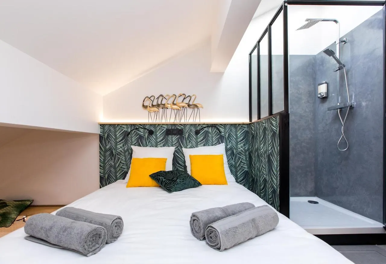 Duplex : Plage 300M, Clim, Netflix Cannes